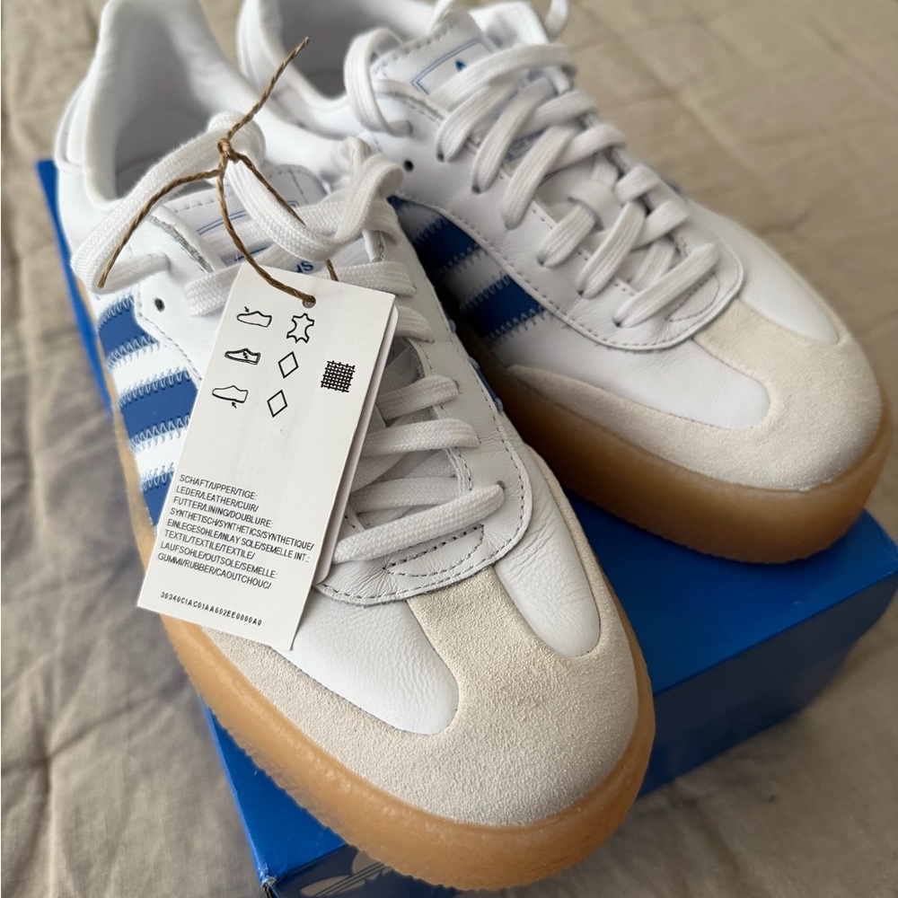 BNWT Addidas Sambae 8.5 white with blue stripe
